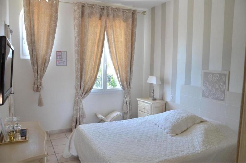 Hotel Villa Des Anges กรีโมด์ ภายนอก รูปภาพ