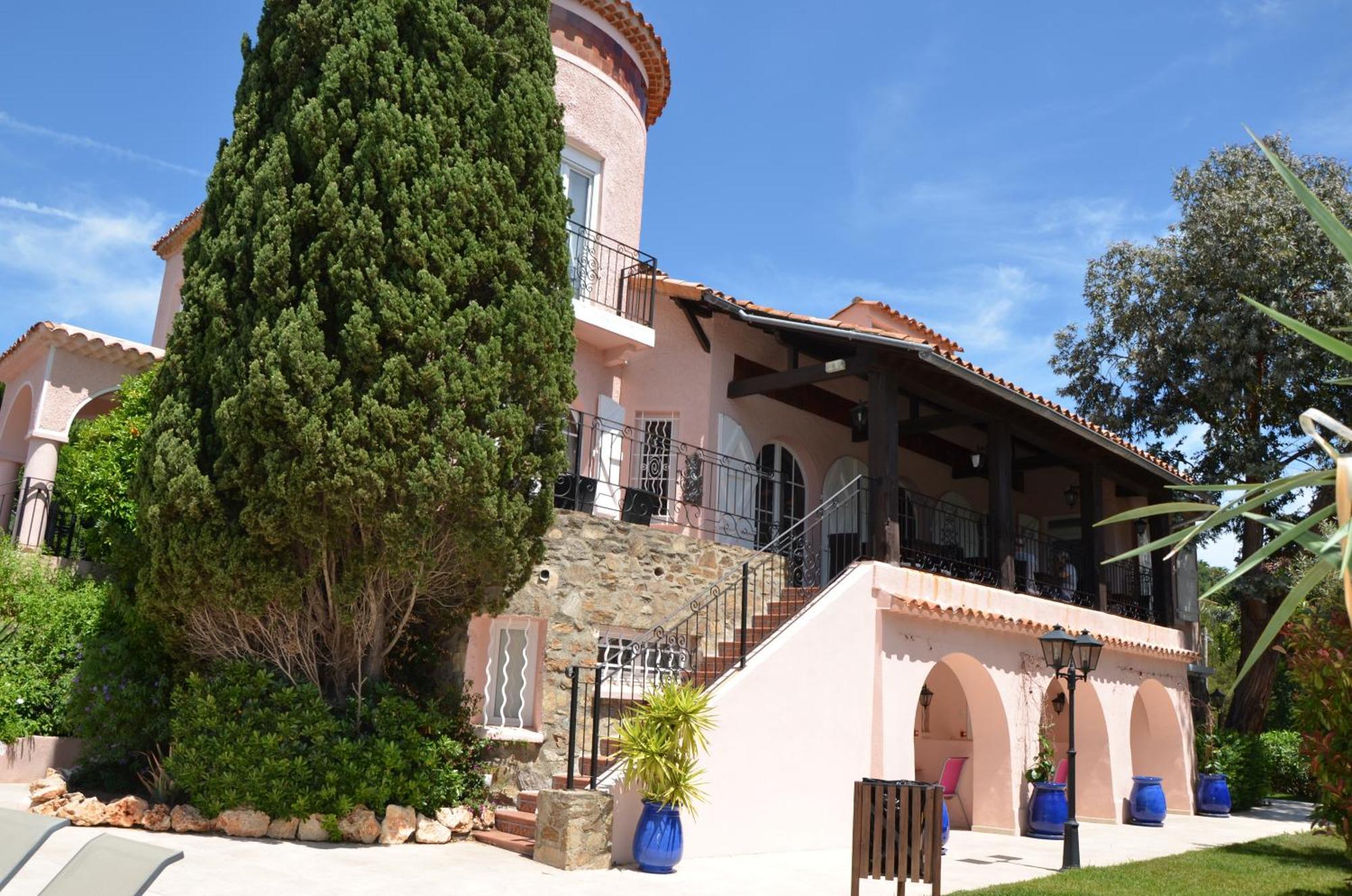 Hotel Villa Des Anges กรีโมด์ ภายนอก รูปภาพ