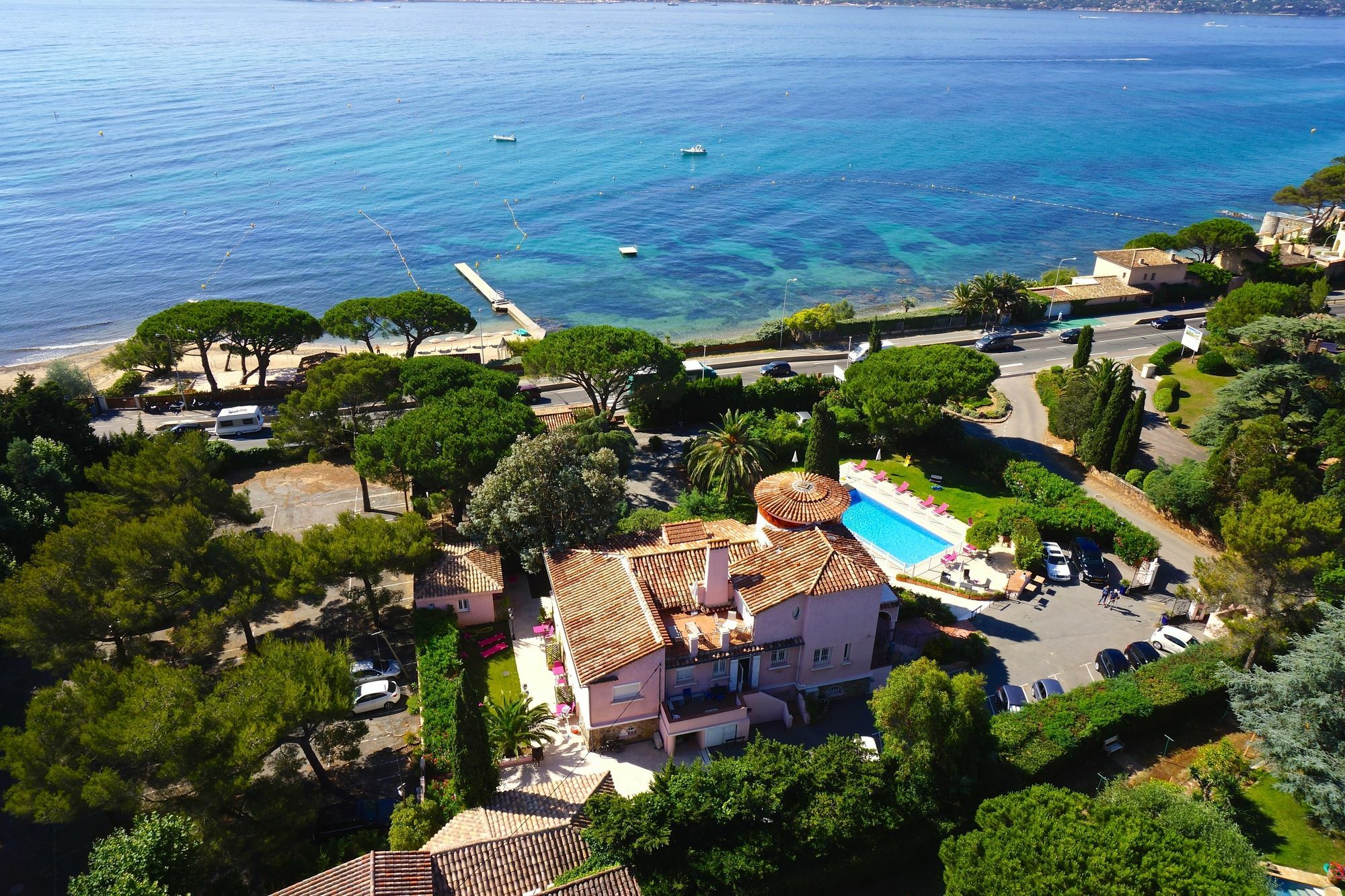Hotel Villa Des Anges กรีโมด์ ภายนอก รูปภาพ