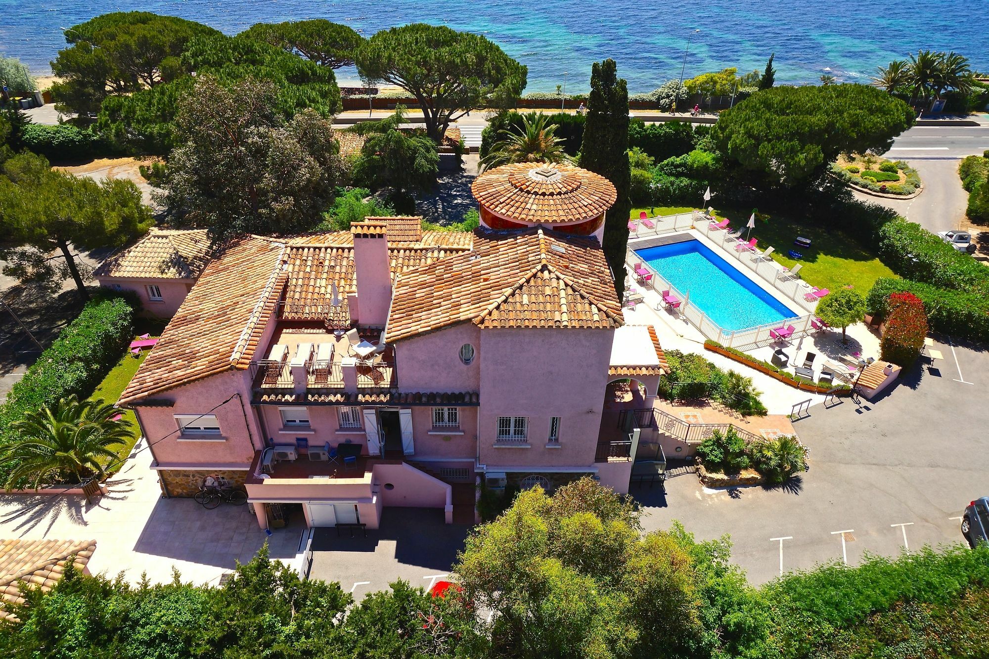 Hotel Villa Des Anges กรีโมด์ ภายนอก รูปภาพ